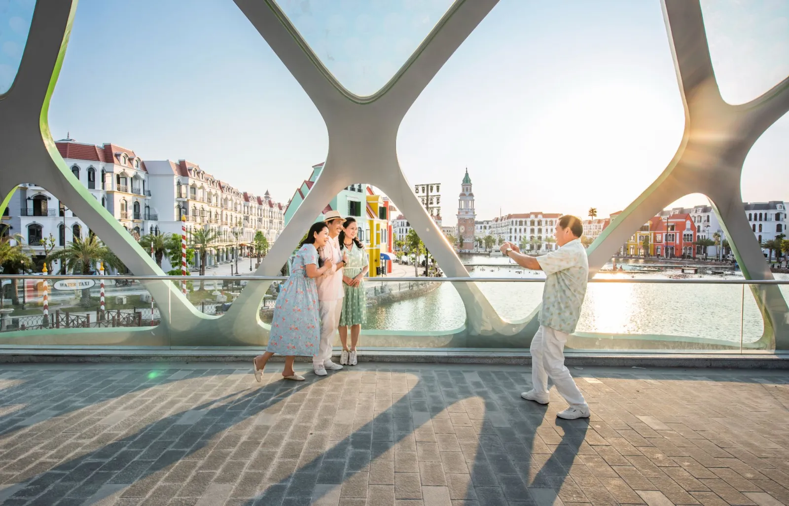 Cầu tình yêu Grand World